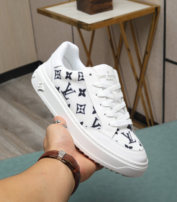 LV TRAINERS IN WHITE CALFSKIN AND MONOGRAM CANVAS