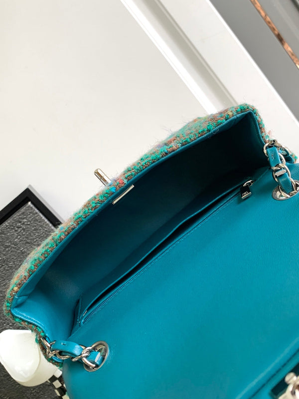 CC MEDIUM 20 CLASSIC BAG IN GREEN FOREST WOOL TWEED