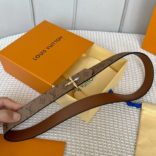 CINTURA REVERSIBILE LV FLOWERGRAM 25 MM IN PELLE DI VITELLO MONOGRAM MARRONE, MISCELA ORO, FERRAMENTA ARGENTO