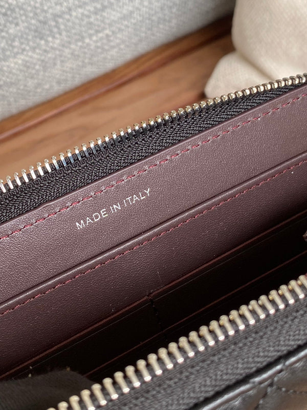 CC Zippy Long Wallet 19.5cm Black Sheepskin Sliver Steel 223943