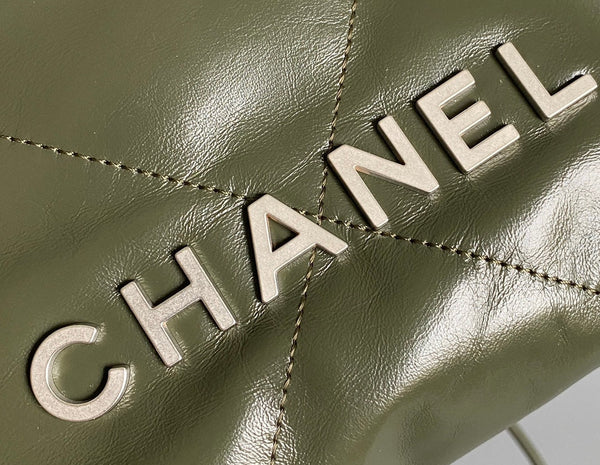 CC HOBO MINI 20CM PELLE DI AGNELLO OLIVA