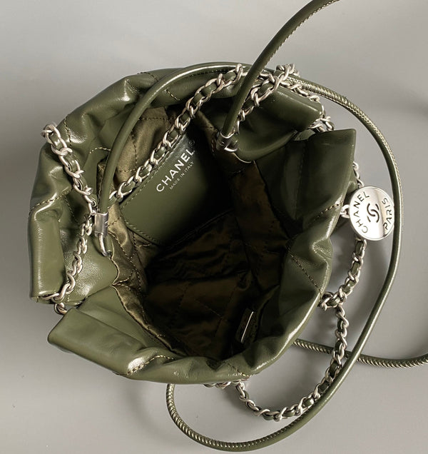 CC HOBO MINI 20CM PELLE DI AGNELLO OLIVA