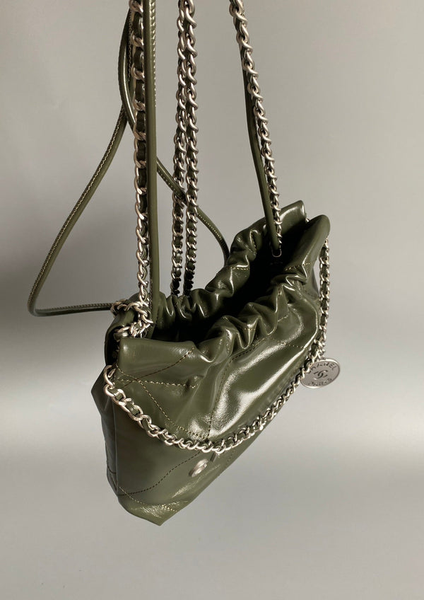 CC HOBO MINI 20CM PELLE DI AGNELLO OLIVA