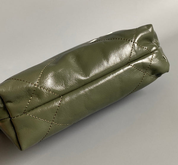 CC HOBO MINI 20CM PELLE DI AGNELLO OLIVA