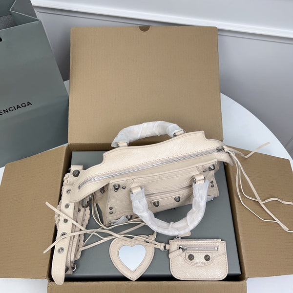 NEO CAGOLE 26 IN BEIGE LAMBSKIN