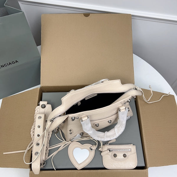 NEO CAGOLE 26 IN BEIGE LAMBSKIN