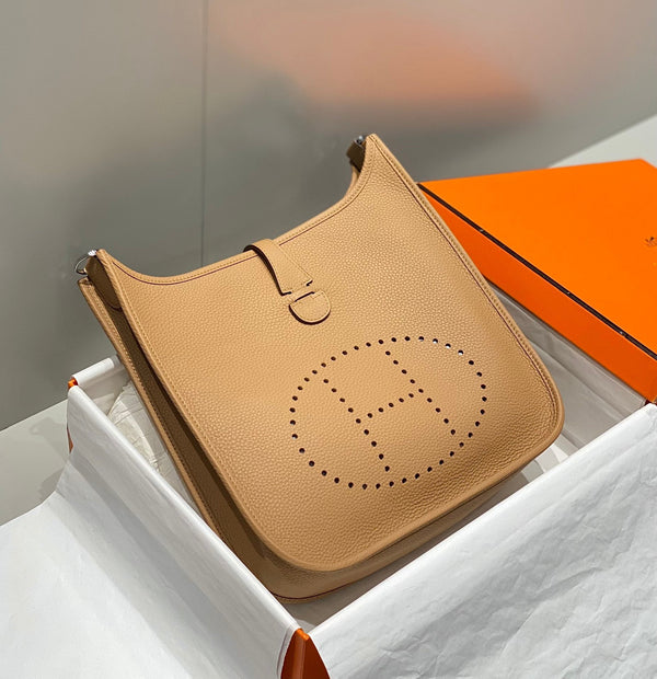 Evelyne 29cm Tabac Camel Togo Silver Hardware