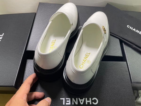 CC Moccasins 45mm White Lambskin