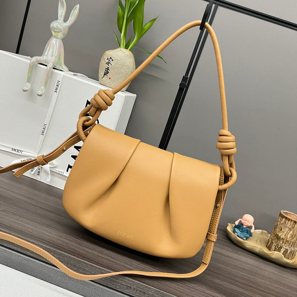 Loew Paseo Shoulder Bag 25cm Soft Gold Cowhide