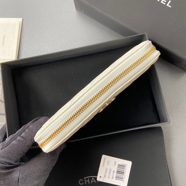 CC A3185 Long Zipper White Caviar Diamond Hardware  229636