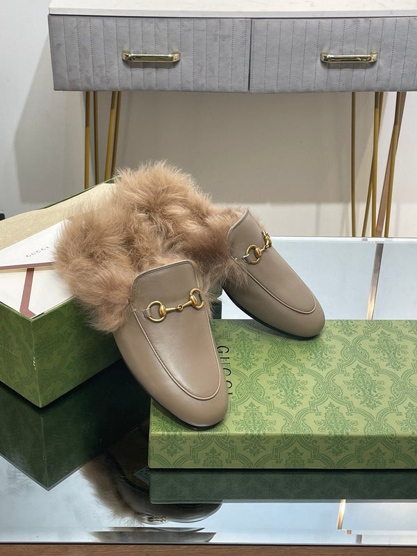 MULE CON MORSETTO IN PELLE DI VITELLO MARRONE ARACHIDI E FODERA IN LANA DI AGNELLO