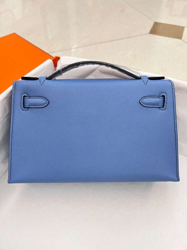 HM KELLY POCHETTE 22CM LIGHT BLUE SWIFT GOLD HARDWARE