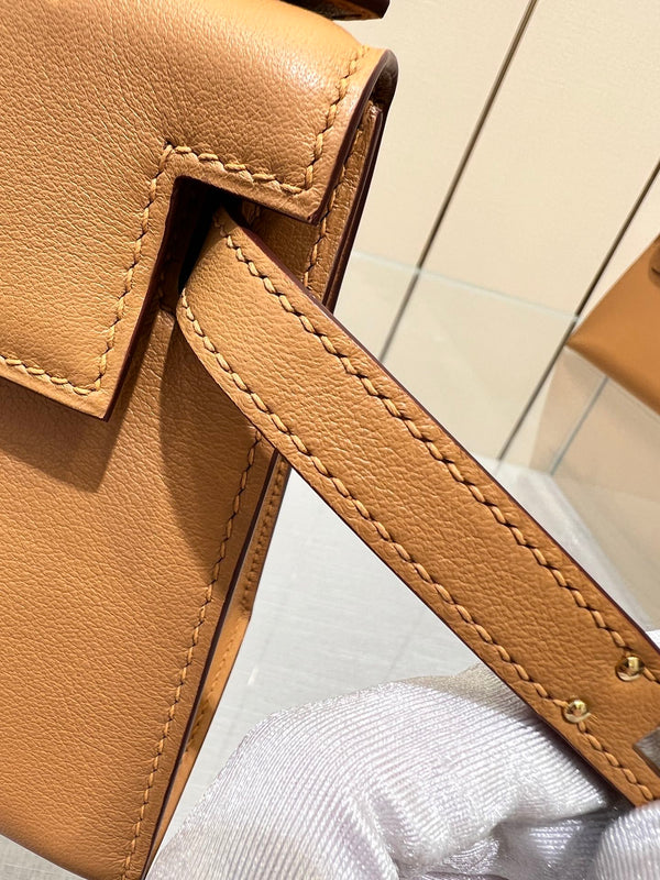 HM KELLY POCHETTE 22CM BROWN SWIFT GOLD HARDWARE