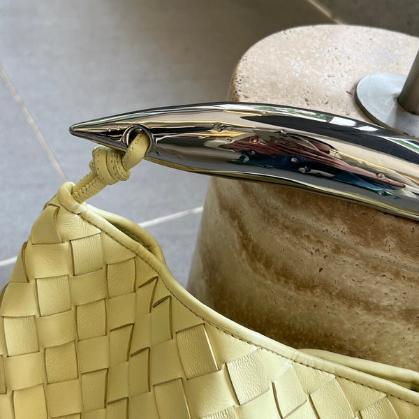 SARDINA 33 CON CATENA IN PELLE DI AGNELLO GIALLA PANNA