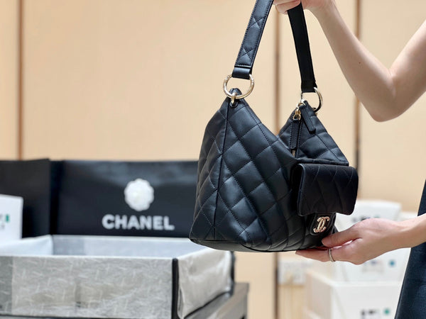 CC 23B Maxi Hobo 29.5cm Black Cowhide Light GHW