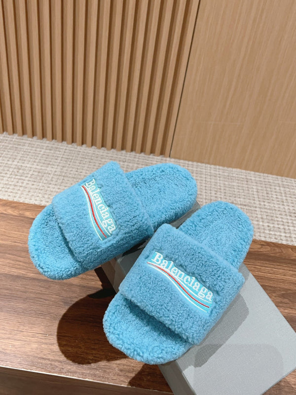 CIABATTE IN PELLICCIA IN SHEARLING RICCIO AZZURRO CIELO