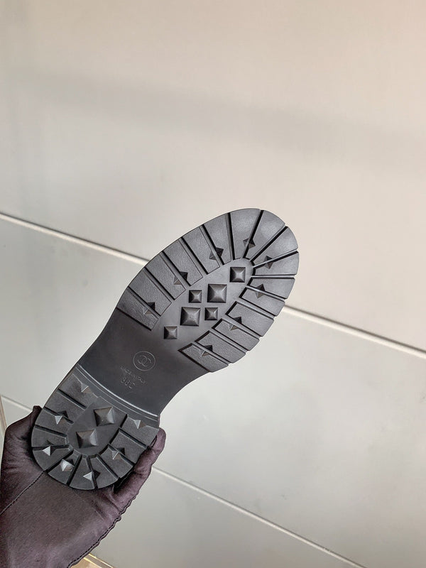 CC Cap Toe Ankle Boots Black Beige Cowhide 464571