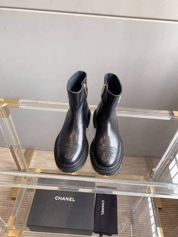 CC Cap Toe Ankle Boots Black Cowhide 464570