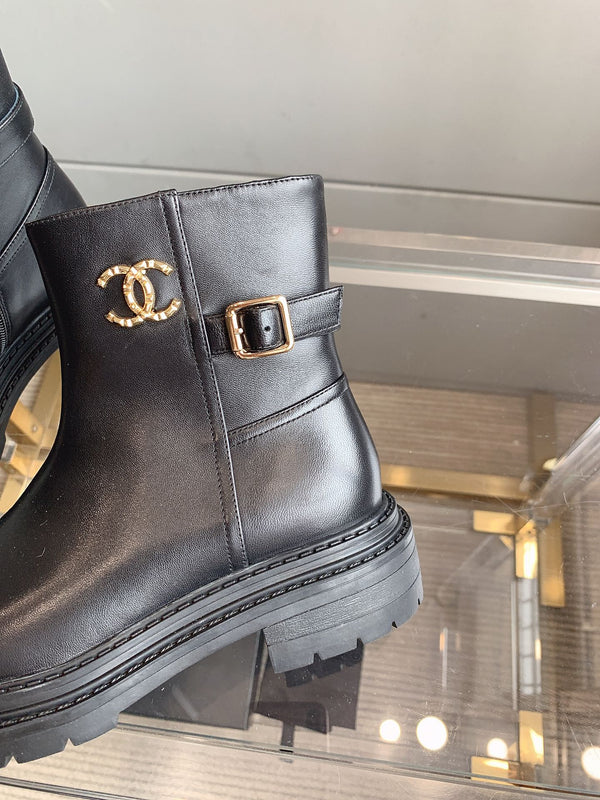 CC Cap Toe Ankle Boots Black Cowhide 464570