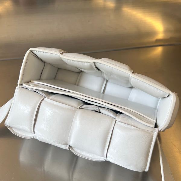 MINI CASSETTA 18 IN PELLE DI AGNELLO BIANCA