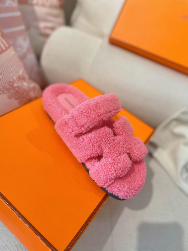 chypre sandal pink lamb wool