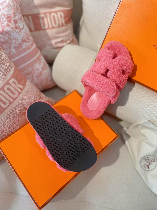 chypre sandal pink lamb wool