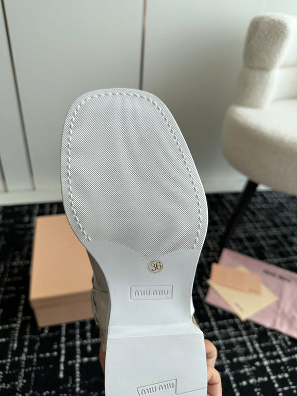 Miu Classic Runway Boots Dirty White Cowhide 455904