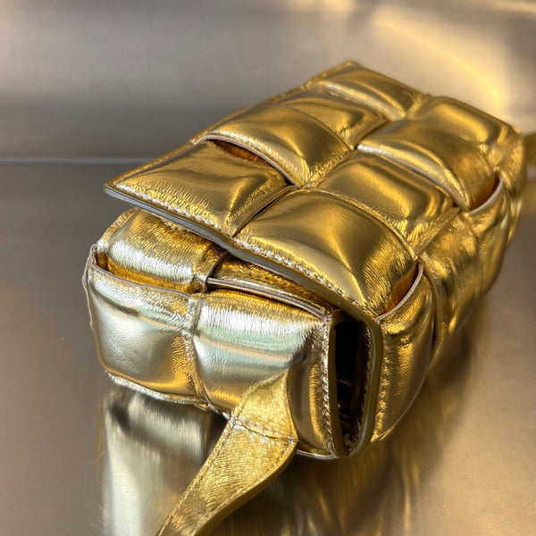 MINI CASSETTA 18 IN PELLE DORATA