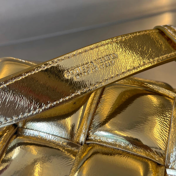 MINI CASSETTA 18 IN PELLE DORATA