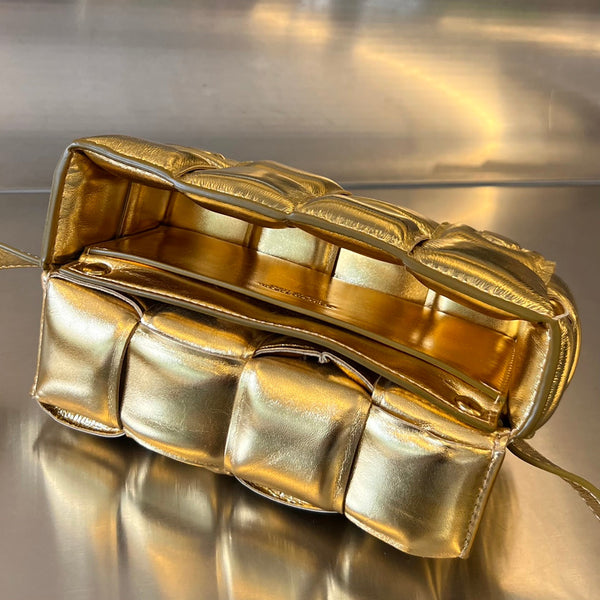 MINI CASSETTA 18 IN PELLE DORATA