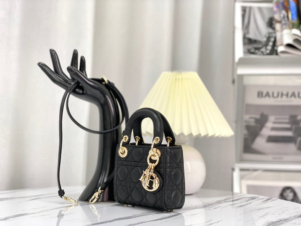 BORSA MICRO LADY 12 IN PELLE DI AGNELLO NERA