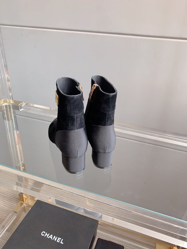 CC Low-Cut Logo Ankle Boots 50mm Black Suede Frabic 464557