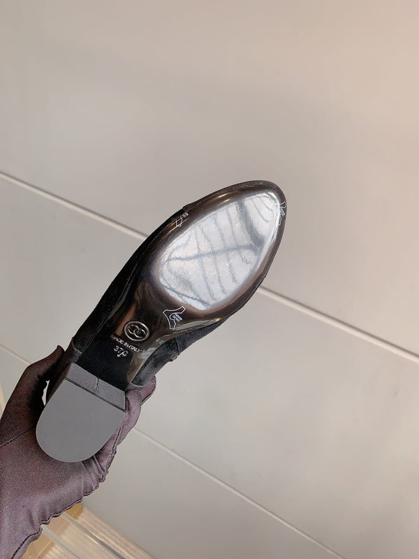 CC Low-Cut Logo Ankle Boots 50mm Black Suede Frabic 464557