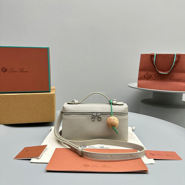 Borsa in pelle di mucca bianca Whisper Extra Pocket L19