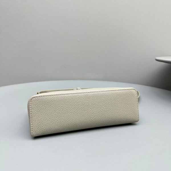 Borsa in pelle di mucca bianca Whisper Extra Pocket L19