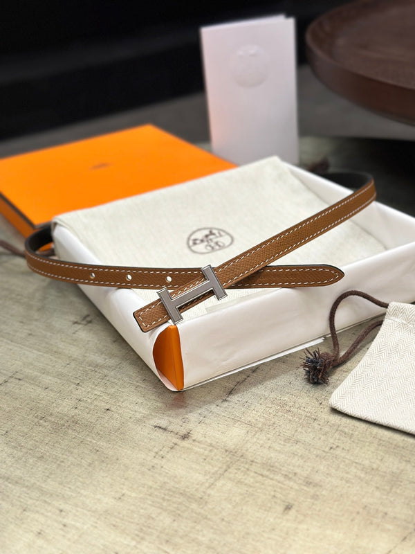 HM FOCUS BUCKLE & REVERSIBLE TAWNY BROWN AND BLACK LEATHER STRAP 13MM SILVER HARDWARE