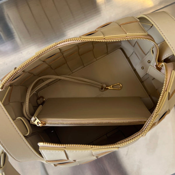 PICCOLA CASSETTA DA 22 IN PELLE DI AGNELLO BEIGE