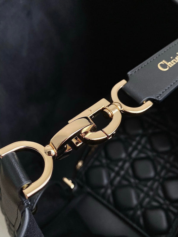 cd large still 37 pelle di vitello nera