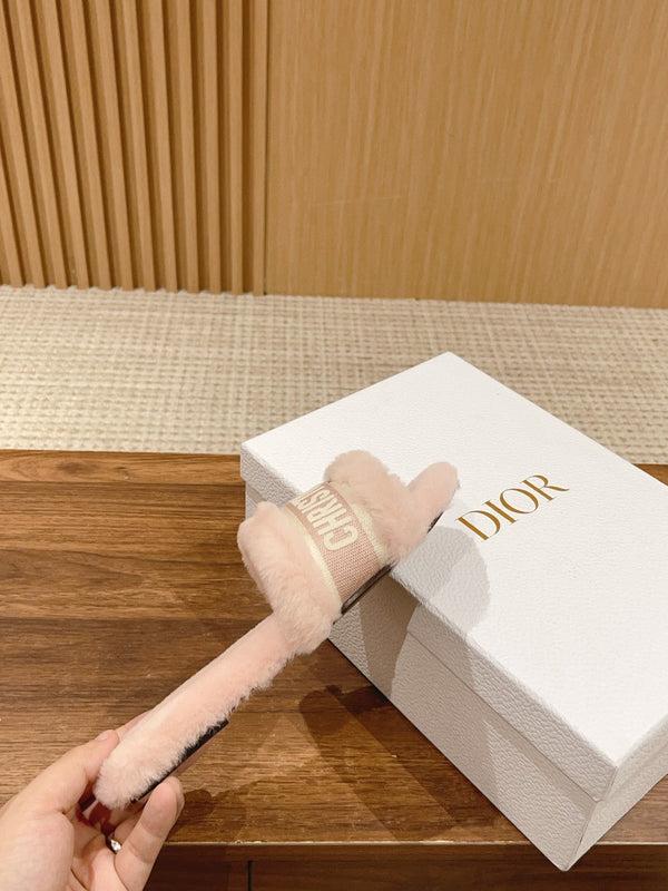 CD Dway Slide Pastel Pink Fleece Lining And Canvas Fabric