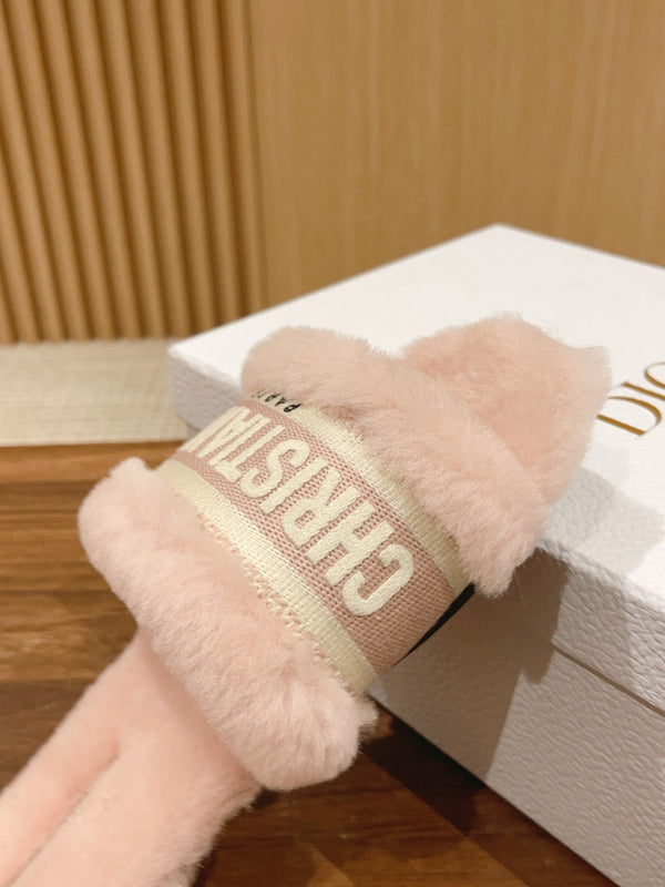 CD Dway Slide Pastel Pink Fleece Lining And Canvas Fabric