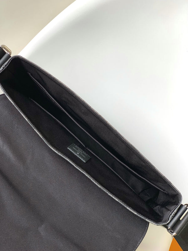 LV District PM Messenger 31cm Black Damier Graphite Canvas