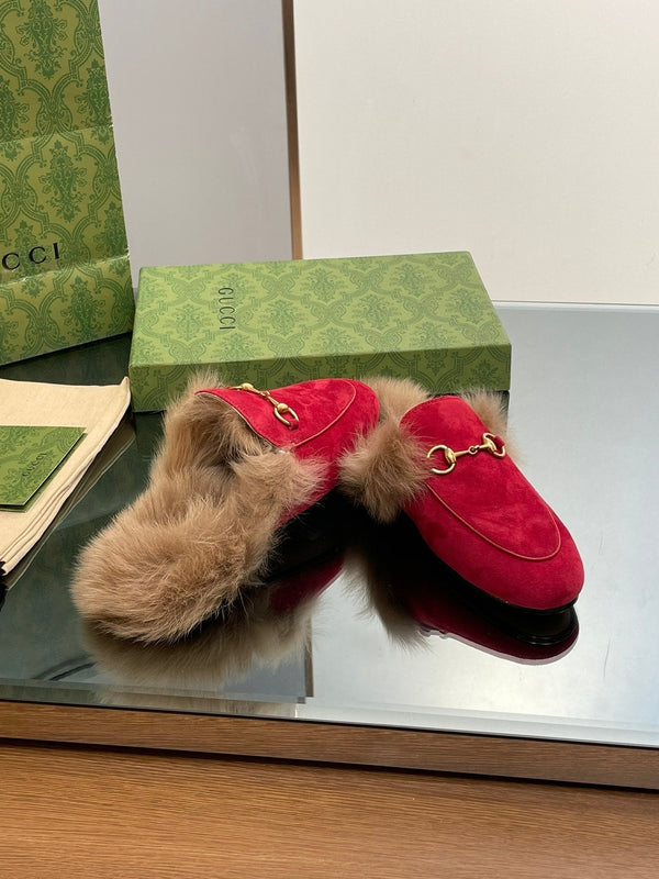 HORSEBIT MULE IN CRIMSON RED SUEDE AND LAMB WOOL LINING