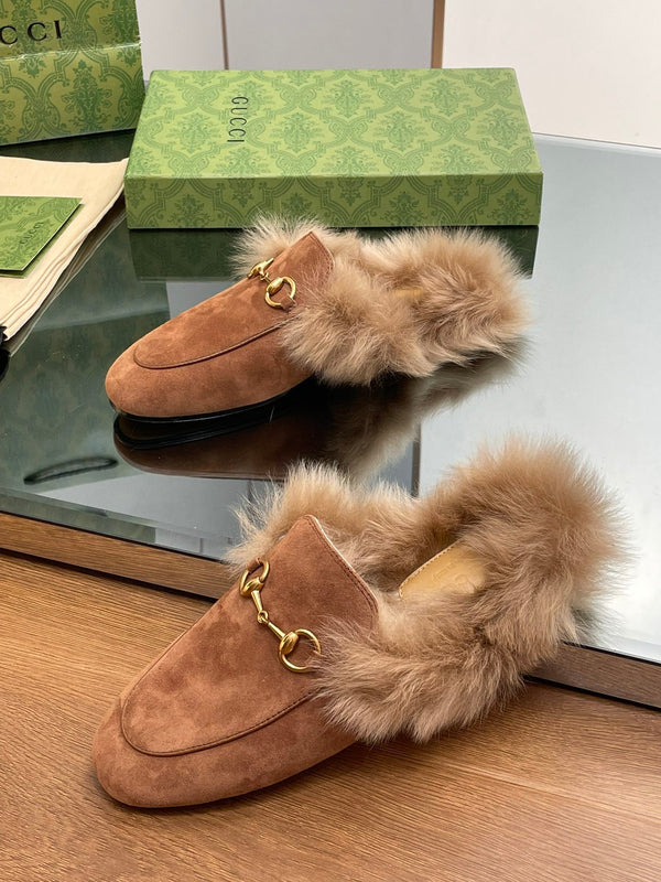 MULE CON MORSETTO IN CAMOSCIO MARRONE BRONZO E FODERA IN LANA DI AGNELLO