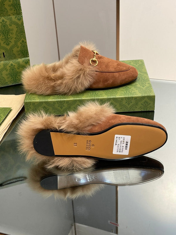 MULE CON MORSETTO IN CAMOSCIO MARRONE BRONZO E FODERA IN LANA DI AGNELLO