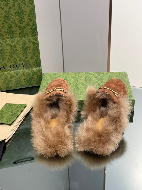 MULE CON MORSETTO IN CAMOSCIO MARRONE BRONZO E FODERA IN LANA DI AGNELLO