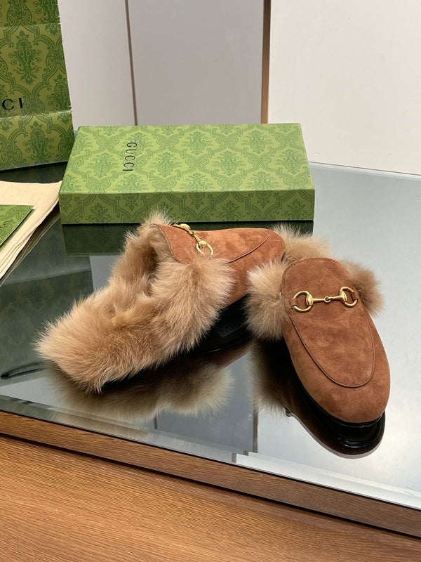 MULE CON MORSETTO IN CAMOSCIO MARRONE BRONZO E FODERA IN LANA DI AGNELLO