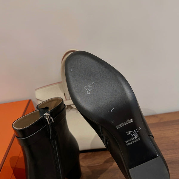 Stivaletto HM Saint Germain in pelle di vitello nera