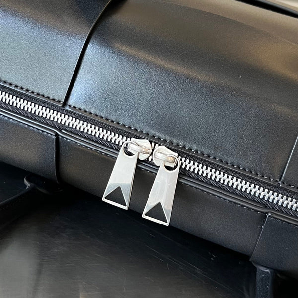 BORSA ARCO 36 IN PELLE DI AGNELLO NERA