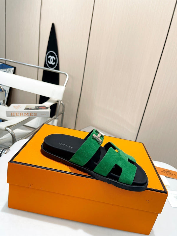 SANDALO HM CYPRUS VERDE SCURO CON FIBBIA A H IN CAMOSCIO