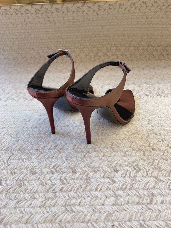 GAP CRYSTAL-BUCKLE SLIDE SANDALS IN SHIRAZ RED SILK